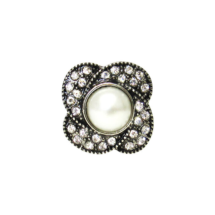 Snap-White Pearl Flowr 