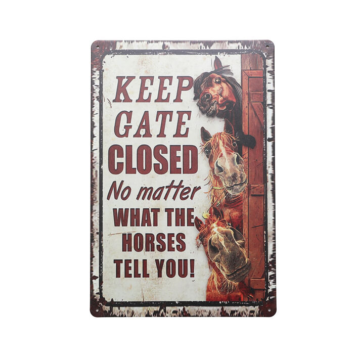 Art Tin Horse Gate Closed